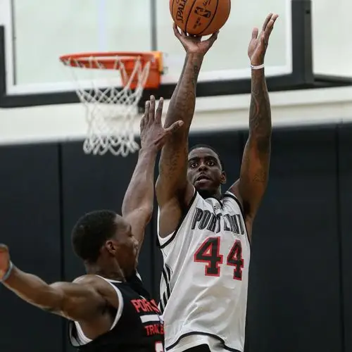 现场直击开拓者官方晒出今日试训照片