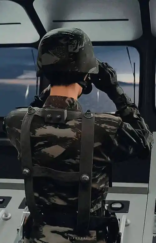 肖战背影合集:你追世界,我们追随你的背影_守护_故事_可靠的