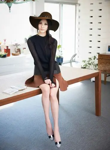 少女时代徐贤演绎salvatore ferragamo全新夏日vara鞋履