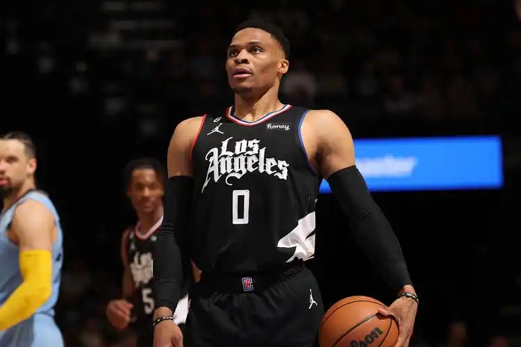 威少三分6中3 贡献24分9助3板1断1帽 仅出现1次失误-360直播