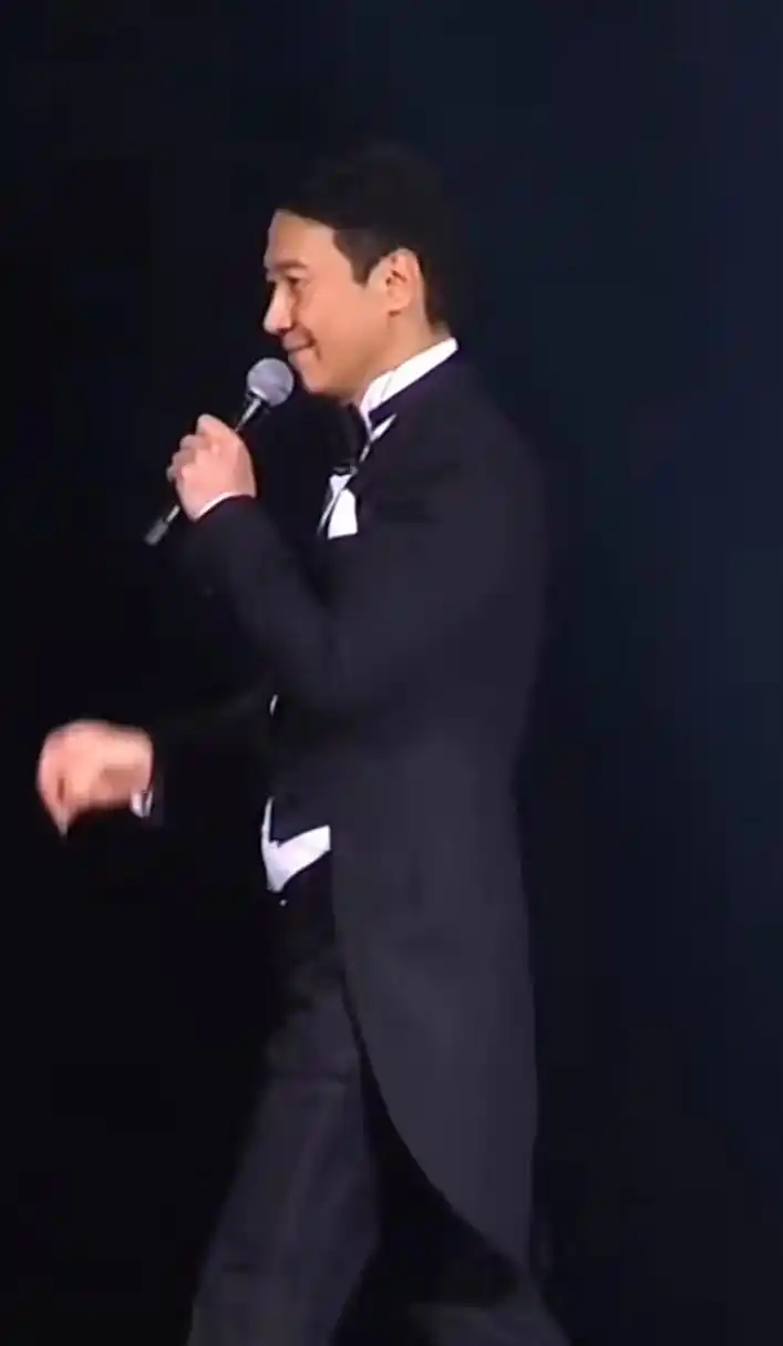 四大天王之中最帅的就是黎明了吧[偷笑][偷笑]骨子里透着帅气和文雅