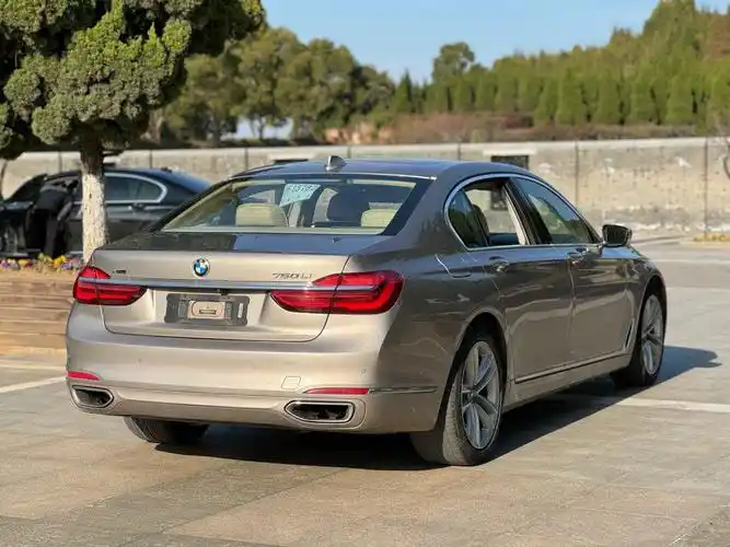 16 年宝马750li四驱行政版,4.