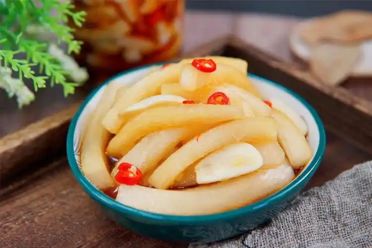 腌制萝卜的方法我家用了几十年的腌萝卜配方