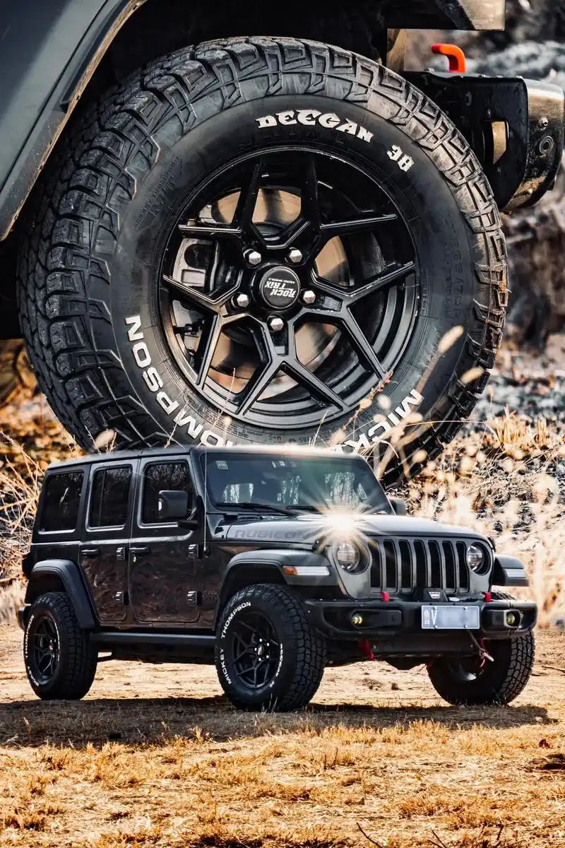 山是山 河是河 越野还得牧马人.#牧马人 #汽车摄影#图文伙 - 抖音