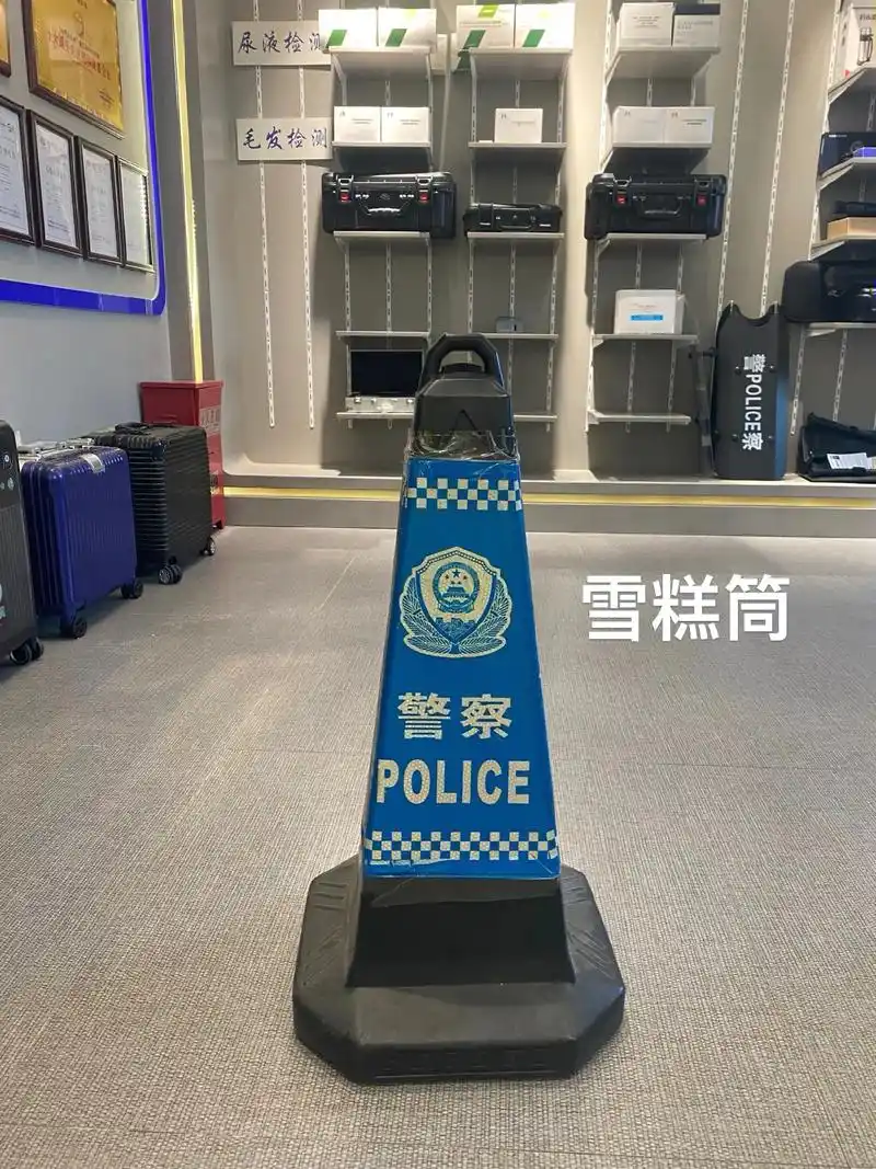 交通执勤设施器材#交通设施产品 #执勤交警 #交通警察 - 抖音