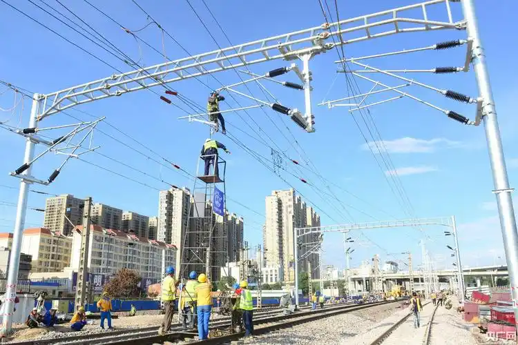 云南铁路最大规模"心脏搭桥手术"有效缓解进出昆明站运输瓶颈(图)