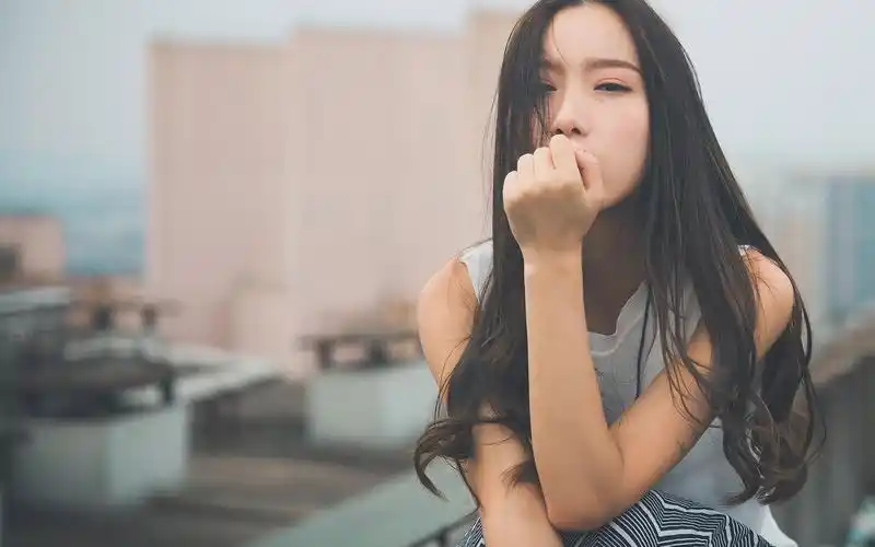 伤感女孩的唯美迷人户外写真,美女-回车图片