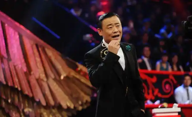 周立波也曾风光过,由他主持的脱口秀节目《壹周立波秀》,曾是不少人