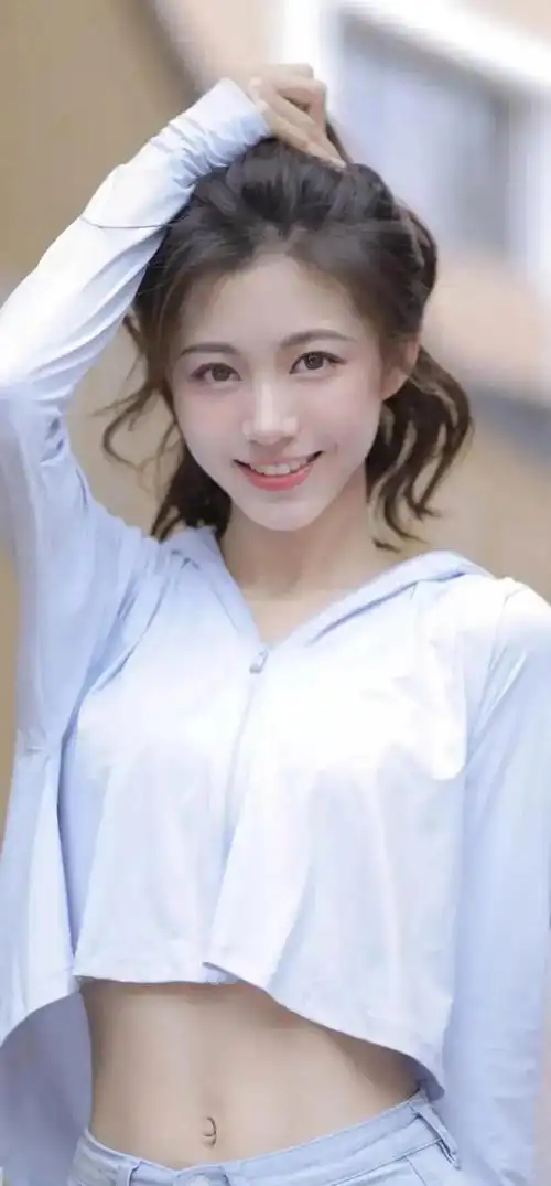 央视世界杯杨茗茗音乐(央视主持人杨茗茗,足球宝贝)