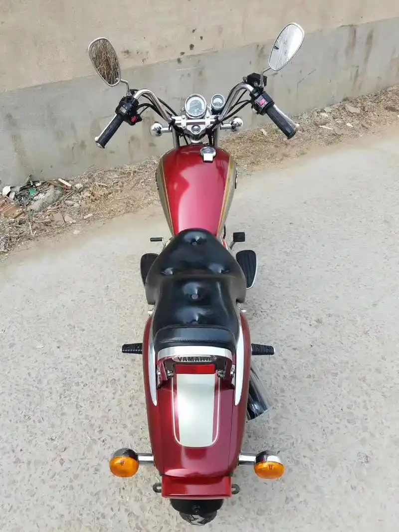 雅马哈凌骥125太子摩托车,外廓尺寸长*宽*高是2080*790*1110毫米,座高