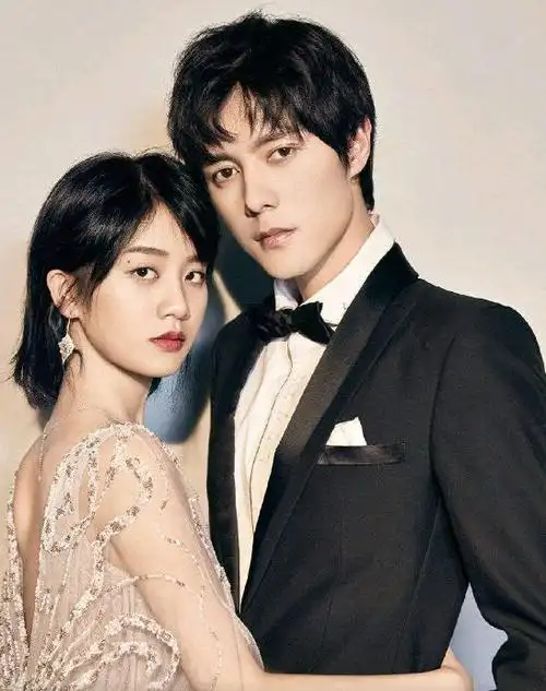 《独家记忆》张超疑劈腿!前女友甩聊天记录爆料,金晨都涉嫌插足