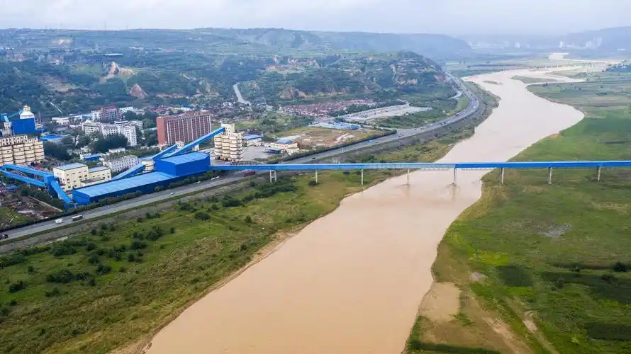 泾河彬州段彬州市有水库4座,总库容为918万立方米.