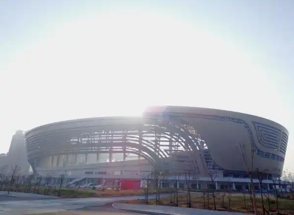 安阳文体中心体育场幕墙子分部工程顺利完工_腾讯新闻