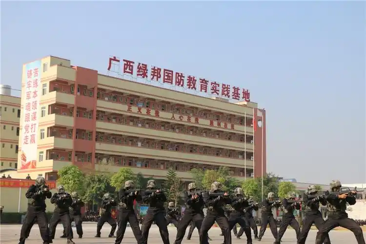 广西警察学院2019级学生军事训练汇报总结大会圆满结束