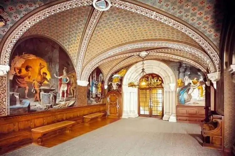 建筑鉴赏–德国新天鹅城堡美术培训班知识