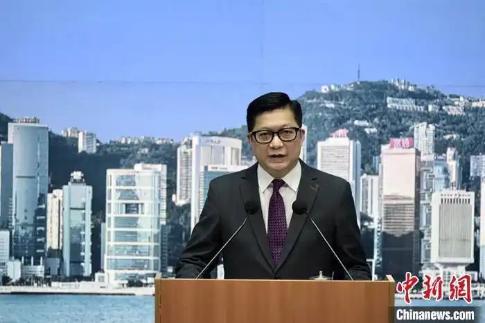 资料图:香港特区政府保安局局长邓炳强.