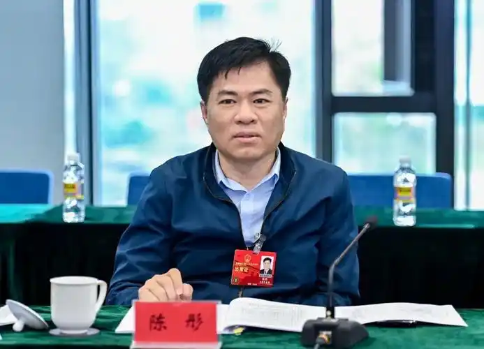 市委书记龙卫东,市委副书记,市长刘冲,市人大常委会主任杨应龙