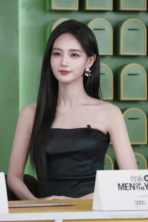 女明星的美照,简直惊艳!78她们的笑容如此灿烂,仿佛能驱散所有阴霾.