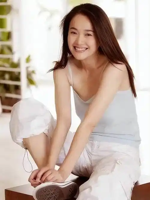 左小青饱满性感,"坏女人"温峥嵘温暖迷人,太有韵味了!