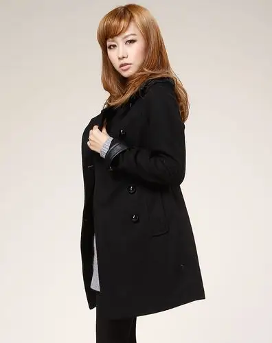 女款黑色时尚双排扣长袖大衣