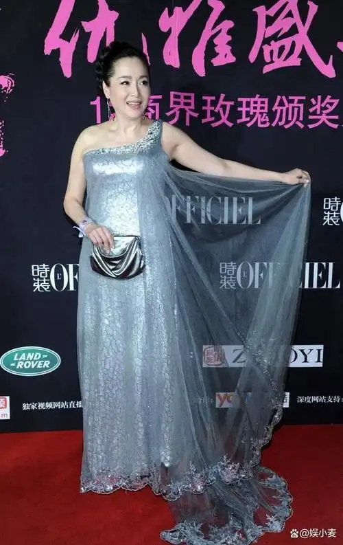 65岁恬妞的身材,这不是胖而是丰腴,真是一个丰满的仙女啊!