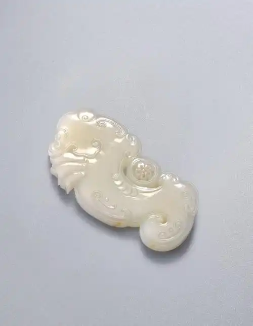 清 白玉鱼化龙佩