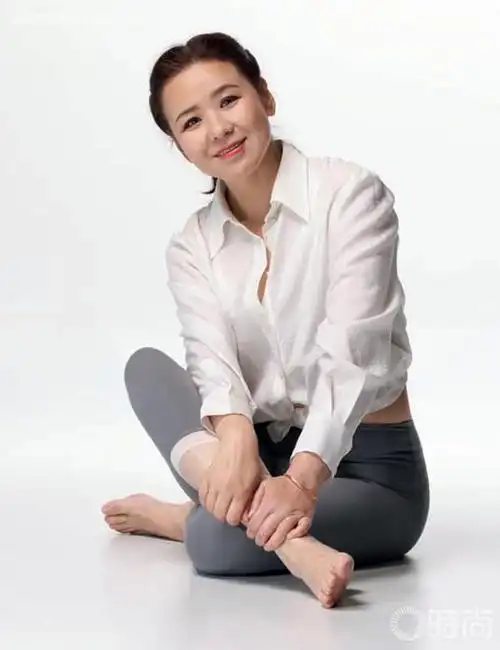 吕一| 瑜伽在右 舞蹈在左