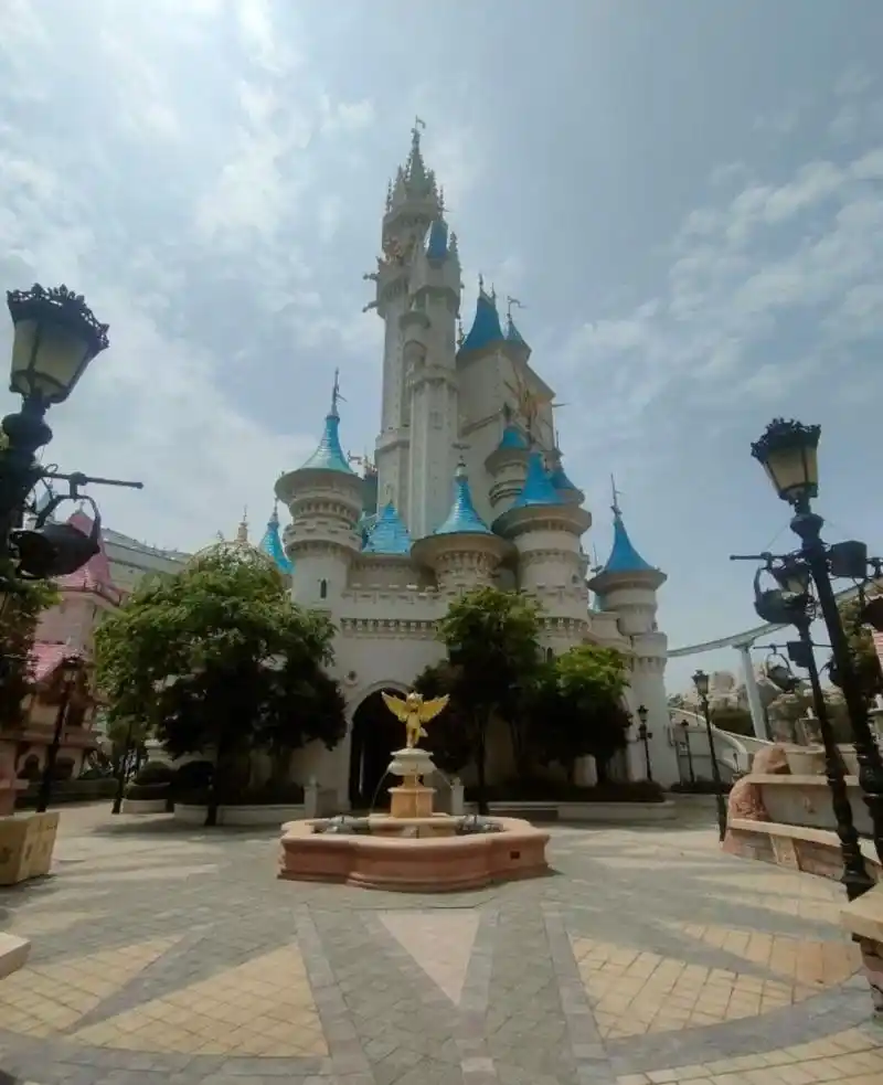 罗蒙环球乐园.属于宁波的梦幻乐园,有着小迪士尼之称#旅行 - 抖音