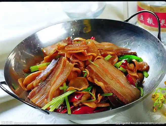 干锅腊肉萝卜片图片