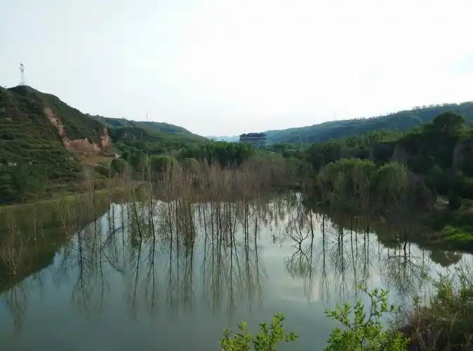 p data-id="gnwyb1tsu0">玉泉山位于山西孝义市城南曹溪河生态旅游区