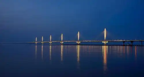 这是嘉绍大桥夜景(7月1日摄).