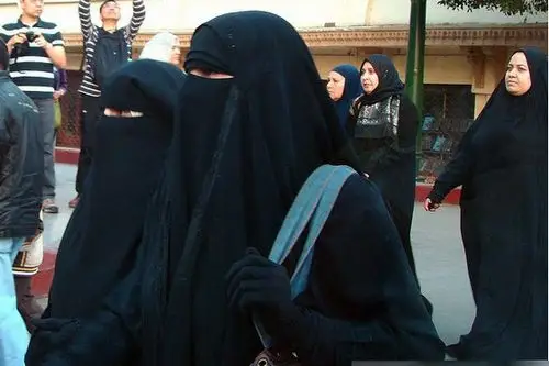 伊朗男人好福气 经济状况不佳可娶合同妻子