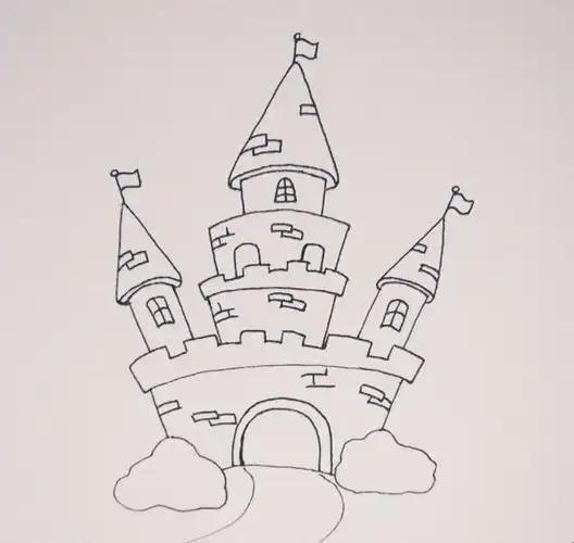 2,接着画出城堡的第二层,中间一个建筑,两遍还有两个造型奇特的建筑.