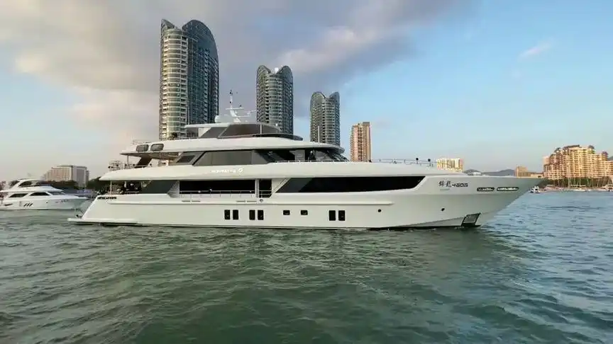 成龙同款的游艇听说出海一次20w海上行走rmb