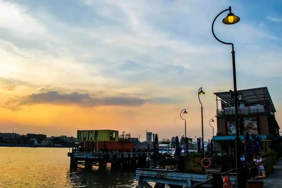 浪漫码头,这里有酒,有诗,有远方—广州太古仓码头