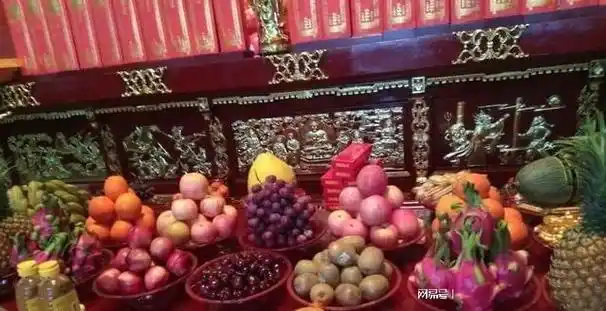 在供桌上摆放供果时, 是单数好还是双数好! 应该供几个!