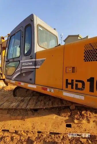 加藤hd1023r挖掘机