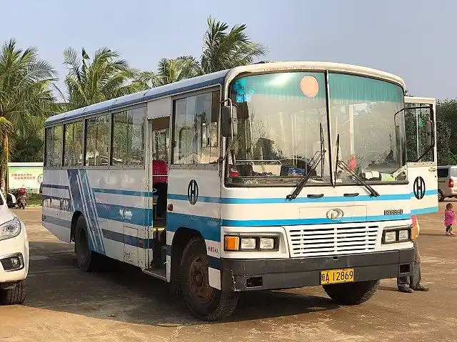 广州大客车,现在绝对的稀客了.  本帖由ios客户端发布