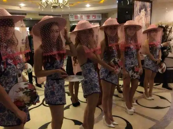 那些身处灰色地带的ktv公主们 常常被占便宜