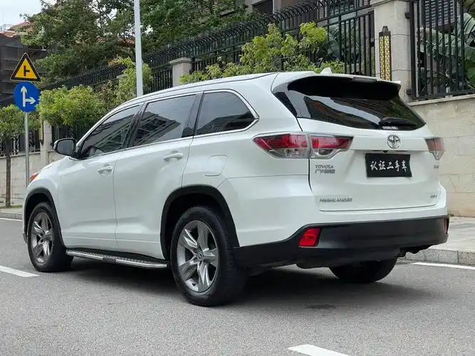 丰田 汉兰达  2015款 2.0t 两驱豪华版 7座图片