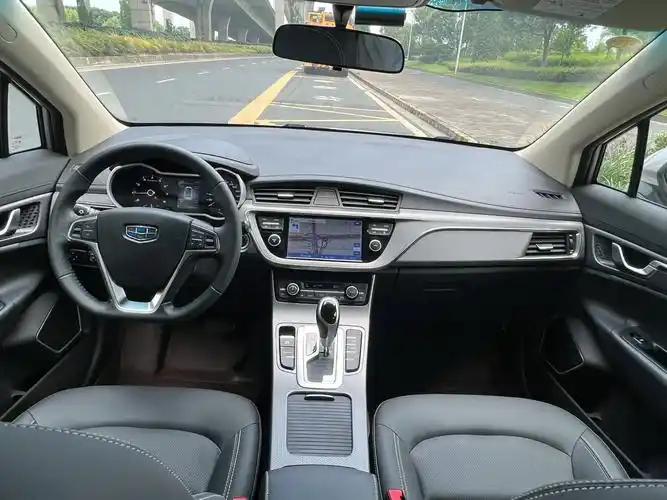 最新到店17年9月上牌,吉利帝豪gs自动挡高配,美女一手车, - 抖音