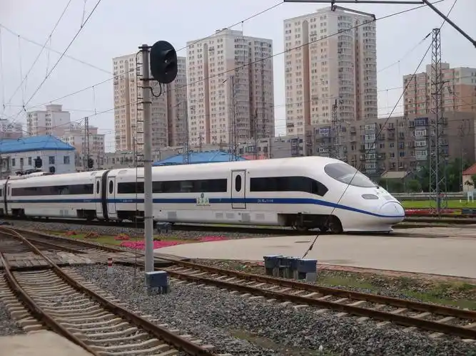 分别十个月她终于回来了美丽的长白山号动车组