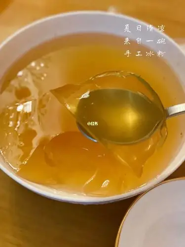 夏日清凉,来自一碗自己手工制作的冰粉.方法简单,最重要是干净.