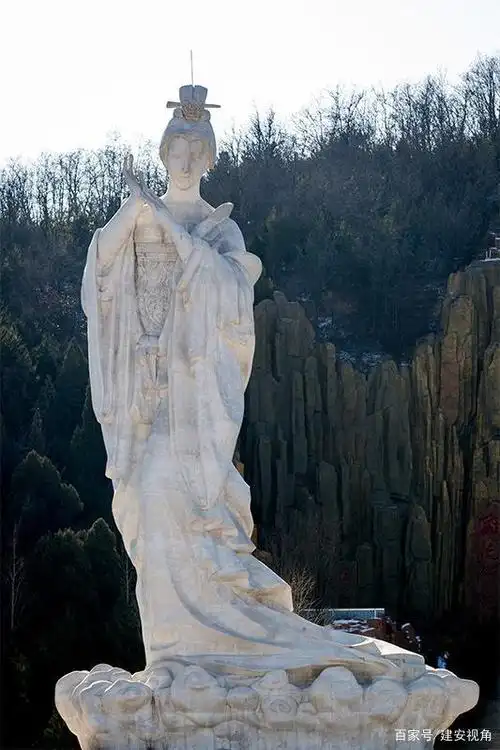 山西古县:39米的牡丹仙子亭亭玉立,重2430吨,717块汉白玉拼接