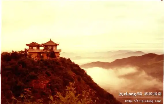 p data-id="gnwuvrb9ht">莫干山观日台位于 a target="_blank" href=