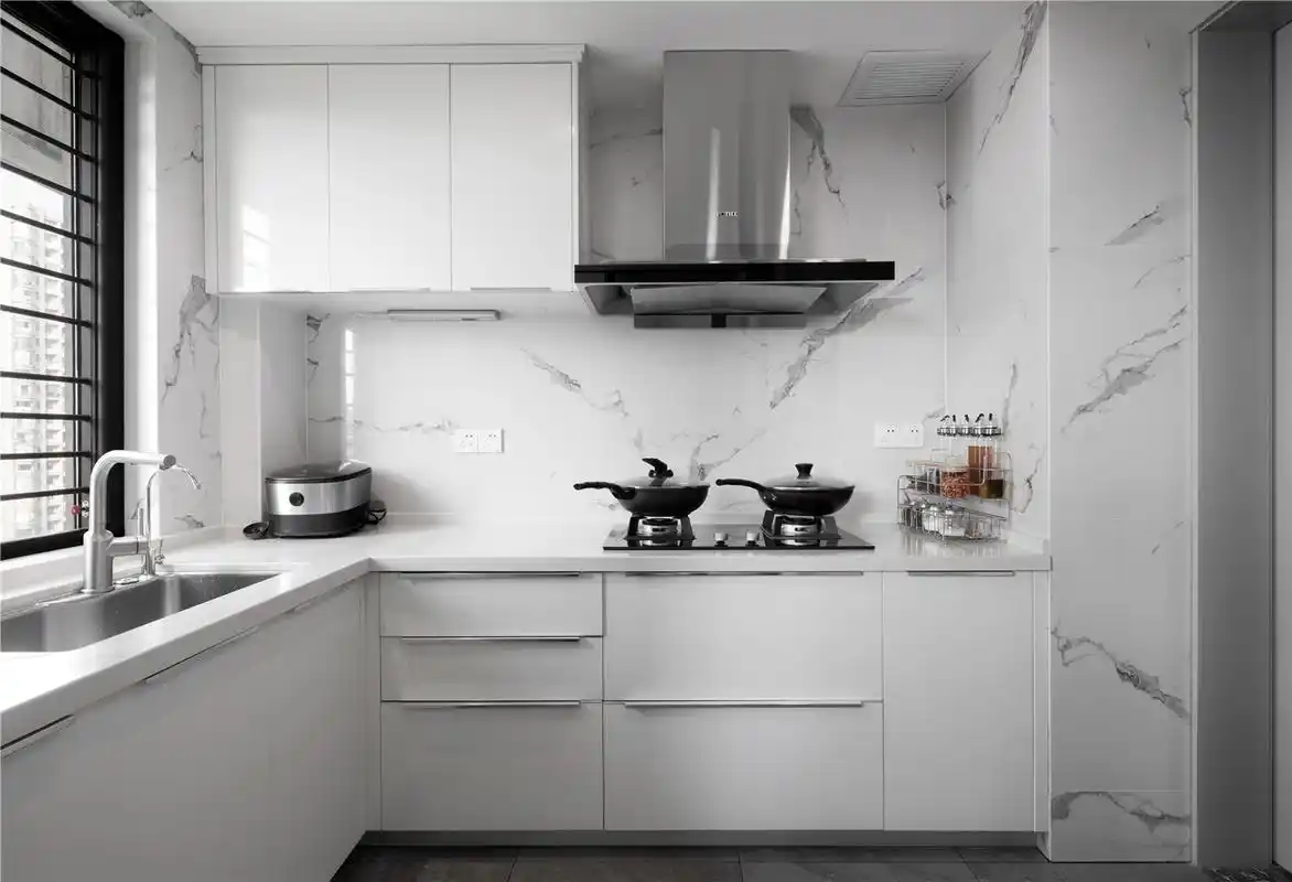 现代轻奢风格厨房装修效果图