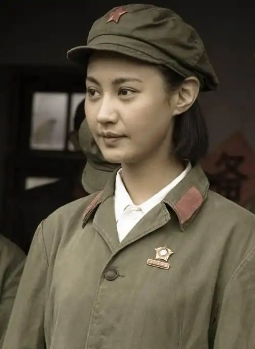 杨雪再战军人题材生死记忆演绎个性女兵
