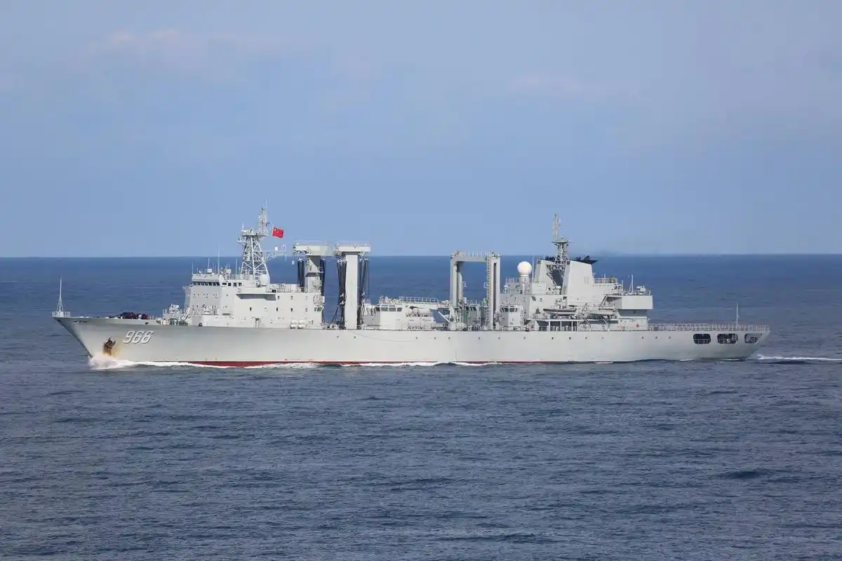 俄水手镜头下的中国战舰