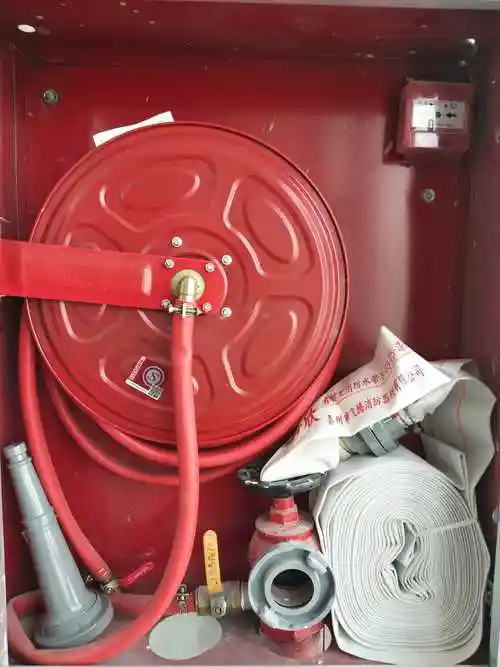 各位大神 请问消火栓右边这个图例是啥