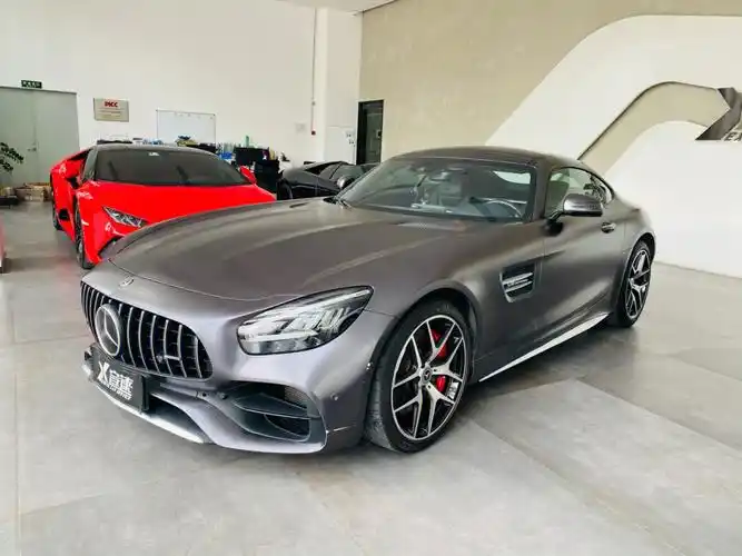 战斗灰奔驰amggt